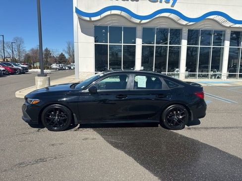 Used 2023 Honda Civic Sport image 5