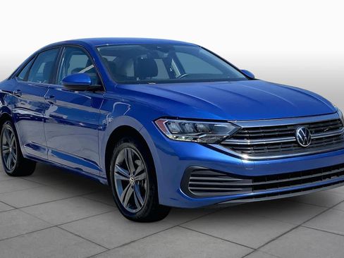 Used 2024 Volkswagen Jetta SE FWD image 3