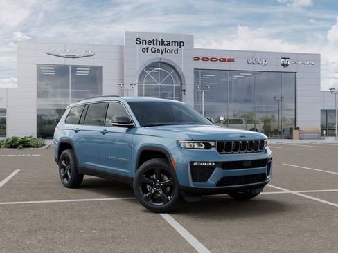 New 2026 Jeep Grand Cherokee L Limited w/ Limited Altitude Package image 5