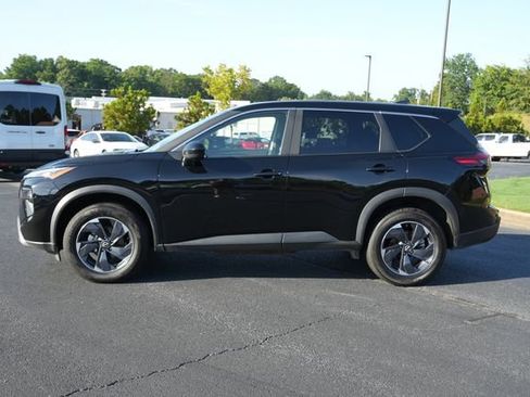 Used 2025 Nissan Rogue SV AWD/4WD image 4