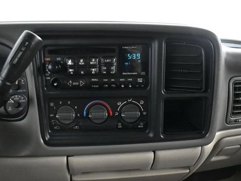 Used 2002 Chevrolet Tahoe LS RWD image 12