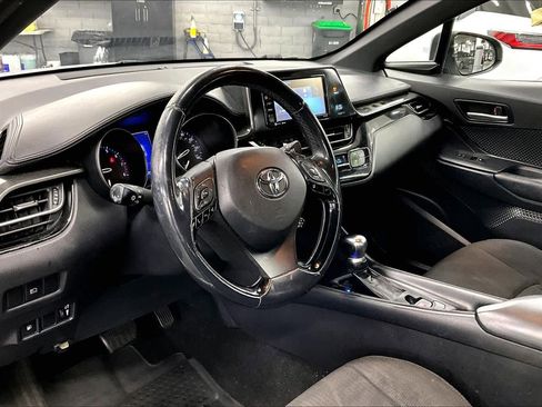 Used 2018 Toyota C-HR XLE image 12