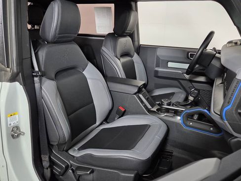 Used 2022 Ford Bronco Black Diamond w/ Sasquatch Package image 34