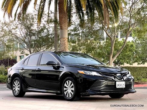 Used 2019 Toyota Camry LE image 8