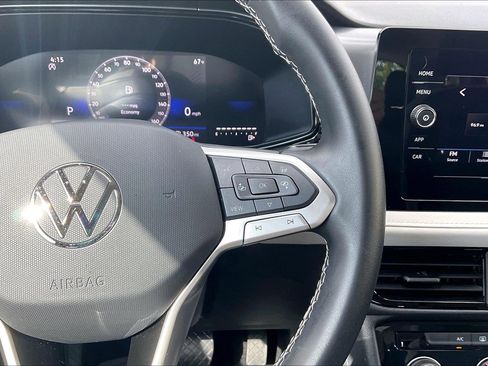 Certified 2025 Volkswagen Taos S FWD image 19