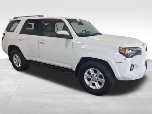 Used 2015 Toyota 4Runner SR5 RWD image 3