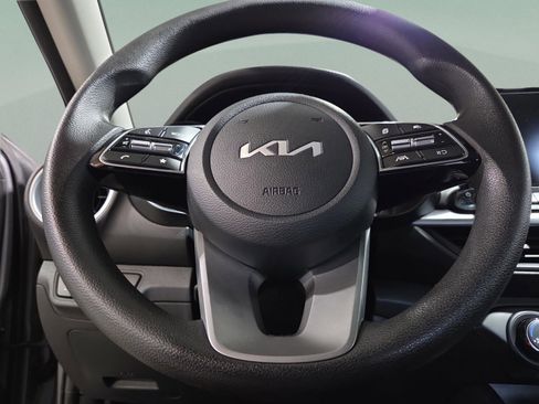 Used 2024 Kia Forte LXS image 10