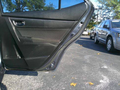 Used 2019 Toyota Corolla LE image 24