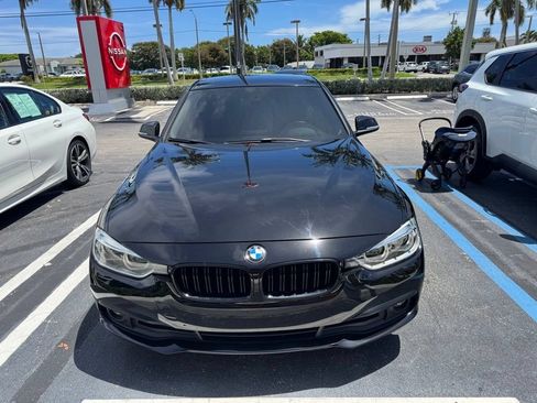 Used 2018 BMW 320i Sedan RWD image 2