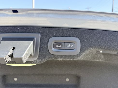 Used 2018 Volvo S90 T5 Momentum w/ Convenience Package image 23