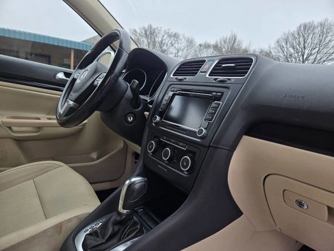 Used 2014 Volkswagen Jetta SE image 26