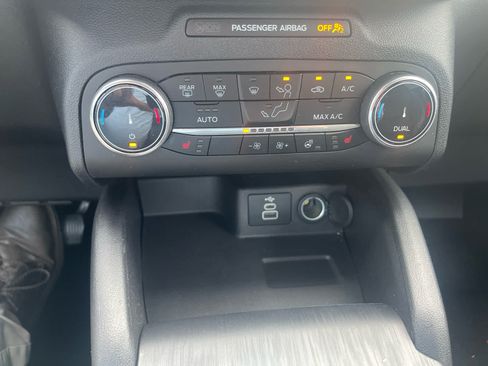 Used 2025 Ford Escape ST-Line Select AWD/4WD image 16