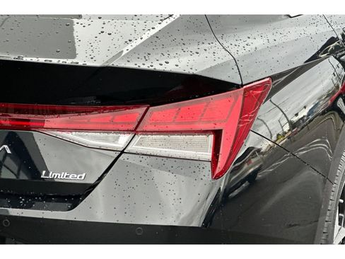 Used 2023 Hyundai Elantra Limited image 27