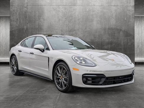Used 2023 Porsche Panamera image 26