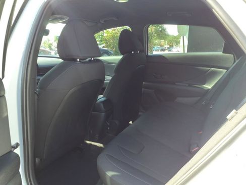 Certified 2025 Hyundai Elantra Sport image 8