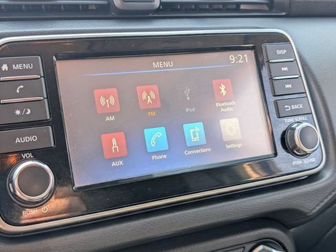 Used 2021 Nissan Versa S FWD image 17
