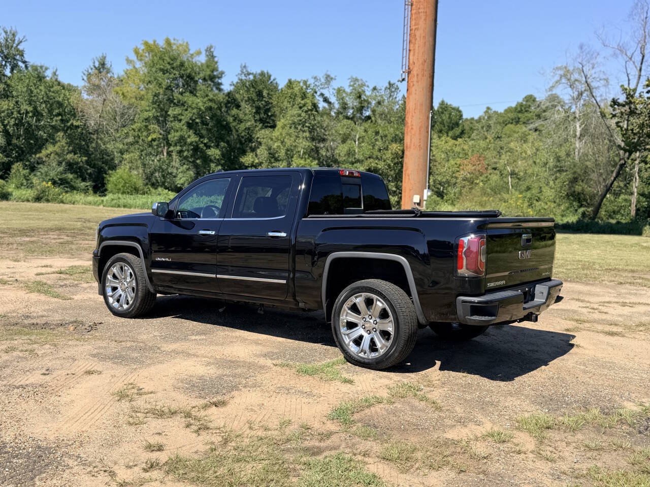 Used 2017 GMC Sierra 1500 Denali w/ Denali Ultimate Package AWD/4WD image 3