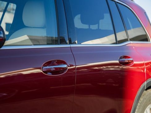 Used 2021 Mercedes-Benz GLB 250 GLB 250 w/ Premium Package image 17