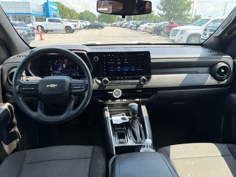 Used 2023 Chevrolet Colorado W/T RWD image 5