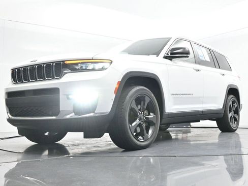 Used 2021 Jeep Grand Cherokee L Limited w/ Luxury Tech Group II AWD/4WD image 38