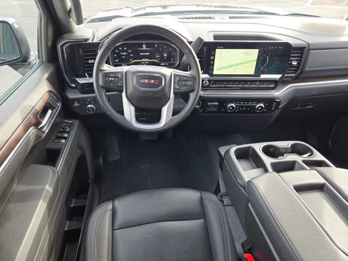 Used 2025 GMC Sierra 1500 SLT image 17