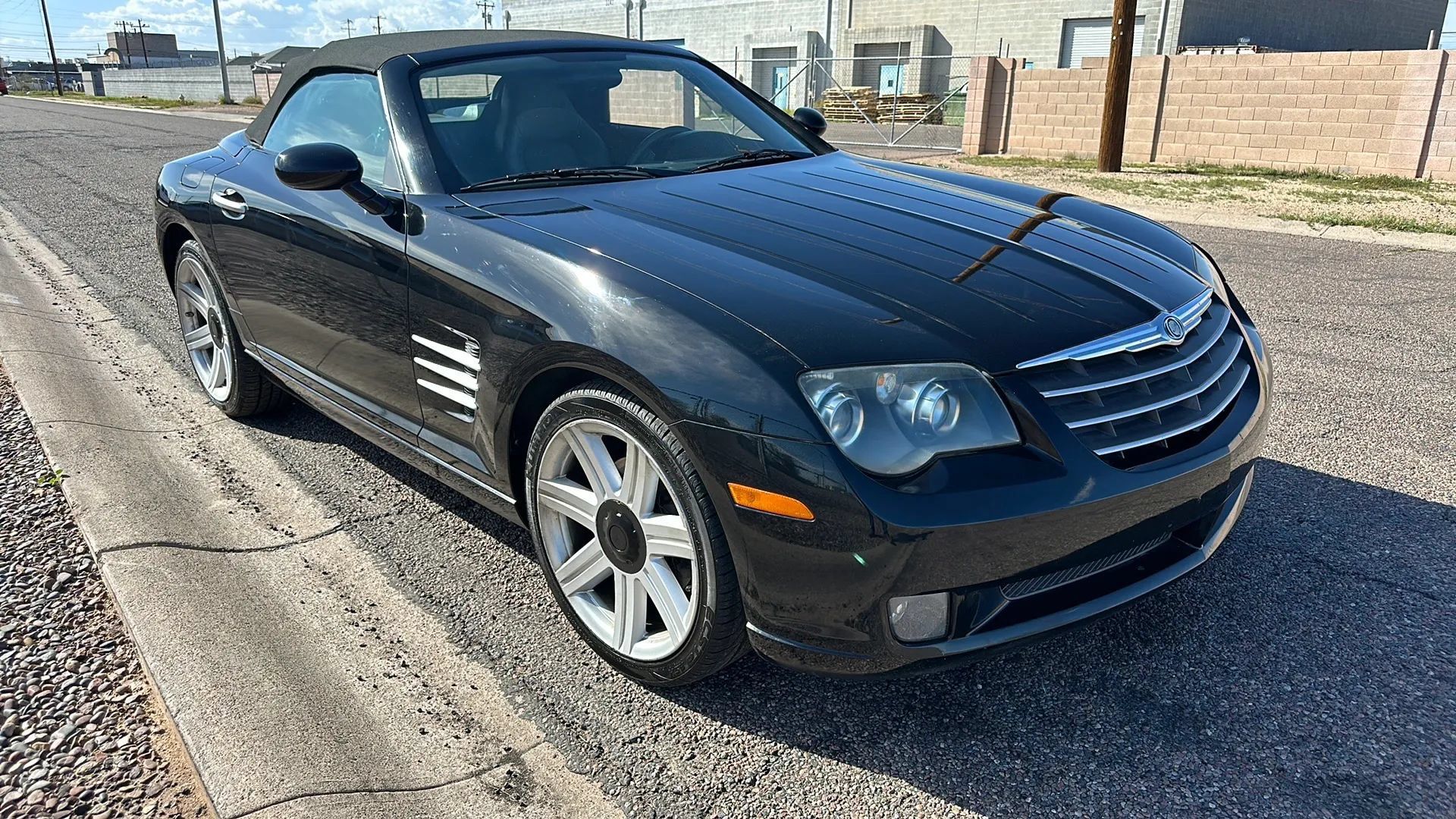 Used 2005 Chrysler Crossfire Limited RWD image 13