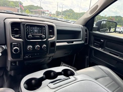 Used 2019 RAM 1500 Tradesman w/ Chrome Appearance Group RWD image 21