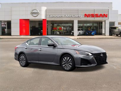 Used 2024 Nissan Altima 2.5 SV