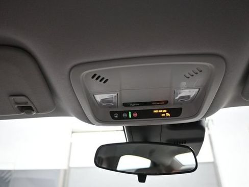 Used 2025 Chevrolet Malibu LT FWD image 12