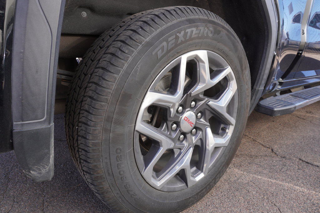 Used 2023 GMC Sierra 1500 SLT w/ SLT Premium Plus Package AWD/4WD image 7