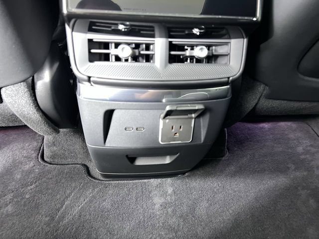Used 2026 Cadillac Vistiq Sport AWD/4WD image 21