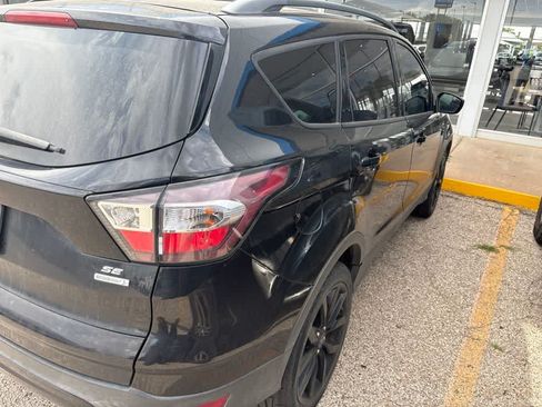 Used 2018 Ford Escape SE w/ SE Sport Appearance Package FWD image 5