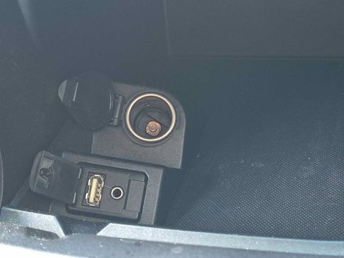 Used 2016 Toyota Camry XLE FWD image 29