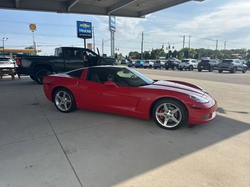 Used 2006 Chevrolet Corvette Coupe RWD image 3