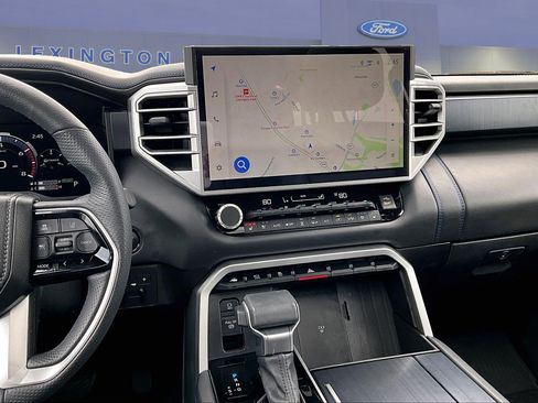 Used 2025 Toyota Sequoia Platinum AWD/4WD image 9