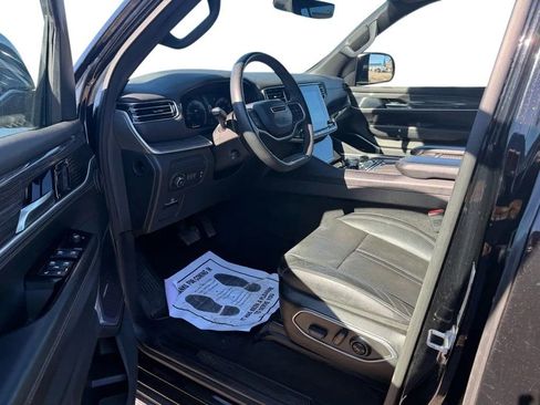 Used 2022 Jeep Wagoneer Series II image 11