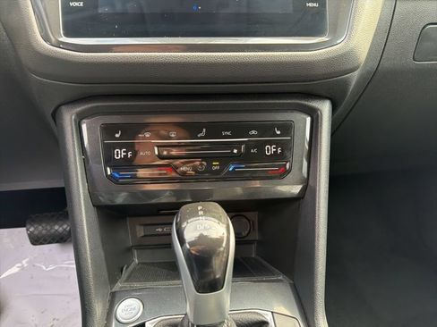 Used 2024 Volkswagen Tiguan SE FWD image 25
