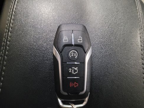Used 2016 Ford Edge Titanium w/ Equipment Group 302A AWD/4WD image 32