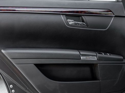 Used 2011 Mercedes-Benz S 550 image 31