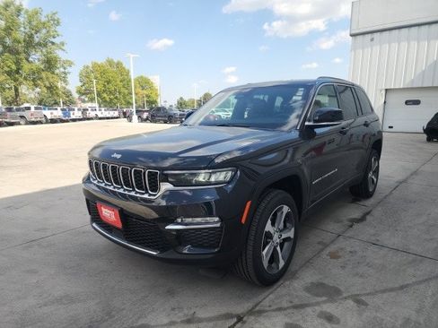 New 2025 Jeep Grand Cherokee Limited image 3