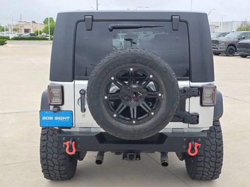 Used 2010 Jeep Wrangler Unlimited Sahara w/ Trailer Tow Group AWD/4WD image 4