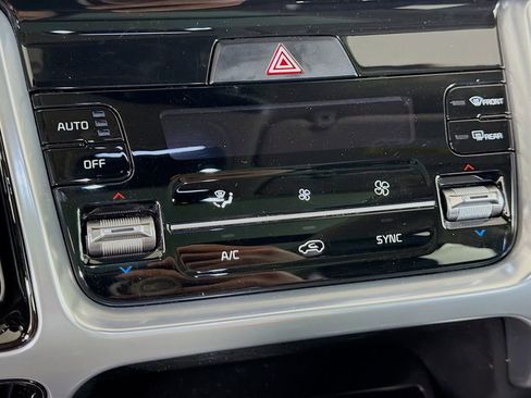 Used 2023 Kia Sorento SX AWD/4WD image 17