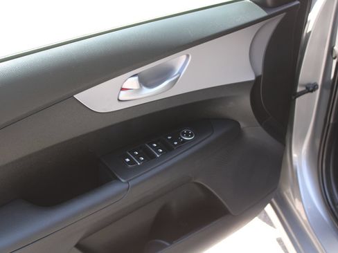 Certified 2024 Kia Forte LXS FWD image 17