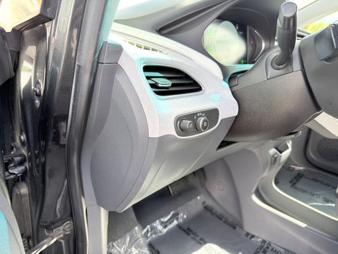 Used 2020 Chevrolet Bolt LT image 25