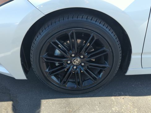 Used 2021 Toyota Avalon XSE FWD image 25