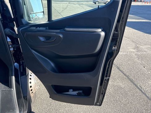 Used 2021 Mercedes-Benz Sprinter 3500 image 18