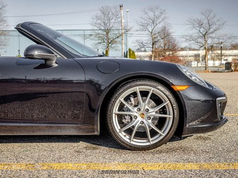 Used 2017 Porsche 911 Carrera image 11