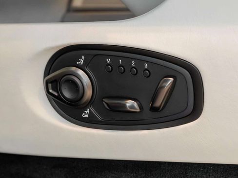 Used 2024 Aston Martin DB12 Convertible RWD image 34