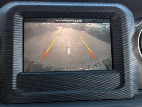 Used 2018 Jeep Wrangler Unlimited Sport S image 11