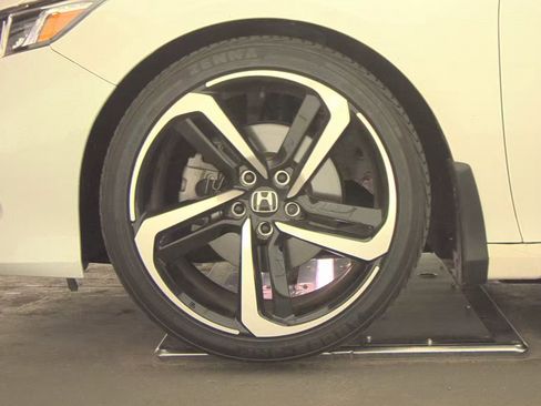 Used 2022 Honda Accord Sport image 14